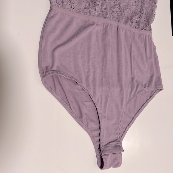 Tahari Lace and mesh bodysuit - Picture 3 of 6